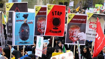 Carteles contra el presidente de