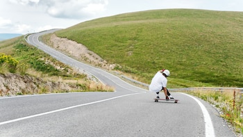 Velocidad y adrenalina son dos de las sensaciones que recorren el cuerpo de quienes practican este deporte (Getty)