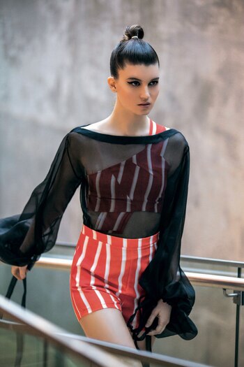 Top irregular y short tiro