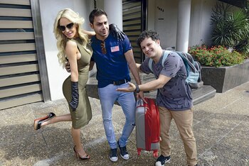 Junto a sus compañeros de