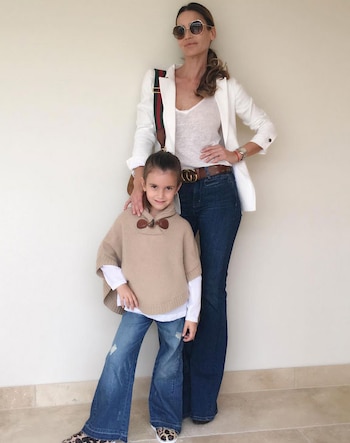 María Vazquez junto a Mia