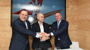 El ministro de Turismo de la Nación Gustavo Santos, el Jefe de Gobierno porteño Horacio Rodríguez Larreta y el CEO de Edelweiss Bernd Bauer
