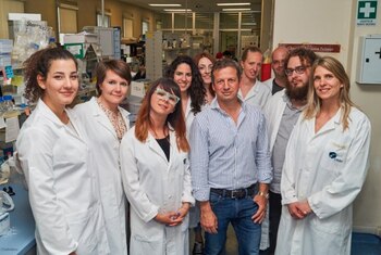 Vanina Romanello junto al equipo