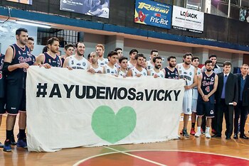 Partido de básquet en el