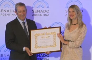 Vanina Romanello recibe la “Mención