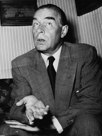 Erich Maria Remarque, escritor alemán símbolo de la generación de entreguerras. Falleció en 1970 en Suiza (Getty)