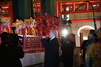Trump durante un espectáculo (AFP)