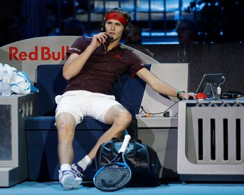 Alexander Zverev habla con su