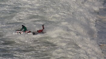 Los socorristas van en busca