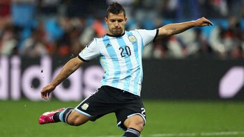 Agüero marcó su penal en