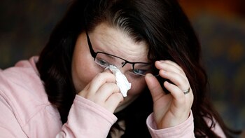 La mujer no podía contener su emoción (AP)