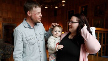 Lilly Ross le presentó a su hijo (AP)