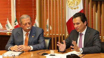 Emilio Lozoya porta un reloj