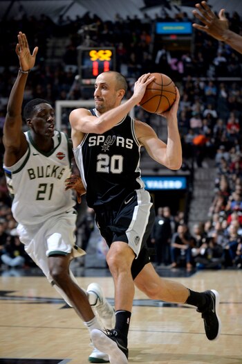 Manu Ginóbili aportó 18 puntos