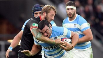 Rugby Union – Autumn Internationals – England vs Argentina – Twickenham Stadium, London, Britain – November 11, 2017 England’s Chris Robshaw in action with Argentina’s Agustin Creevy REUTERS/Toby Melville