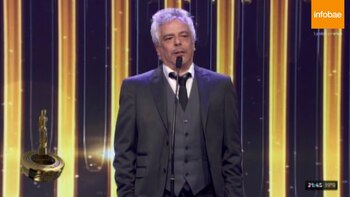 Bobby Flores en la entrega