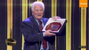 Acaba de ser doblemente reconocido