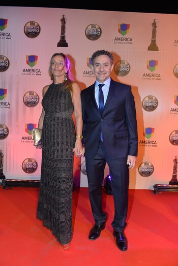 Luis Majul junto a su esposa María Conte Grand.