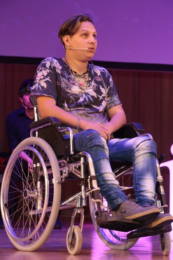 Jonathan perdió la movilidad a