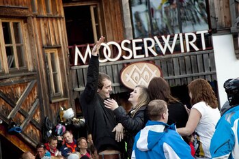 La estridente barra de “MooserWirt”