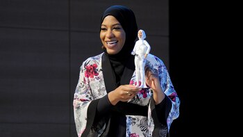 Ibtihaj Muhammad en la presentación