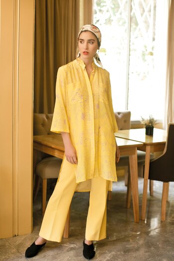 Camisa de seda estampada ($