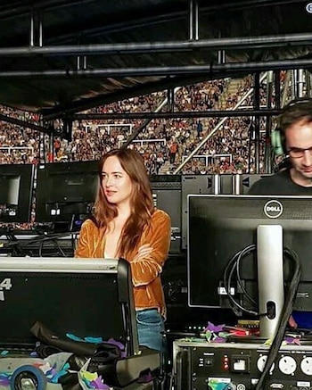 (Crédito: @50ShadesWorldcm)