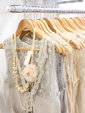 Prendas de autor y marcas internacionales son los más solicitadas en las tiendas vintage de lujo de Buenos Aires (Getty Images)