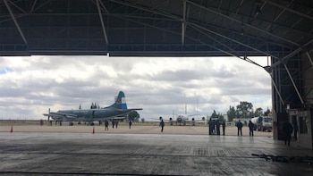 Aviones de la Armada se