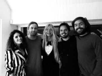 Cris Morena con cuatro artistas
