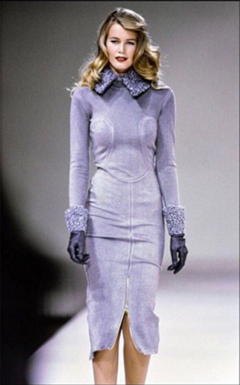 Claudia Schiffer desfilando en 1980