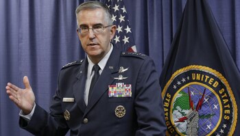 El general John Hyten (AP)