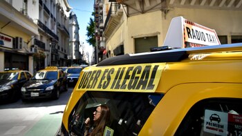 Los taxistas protestaron en contra