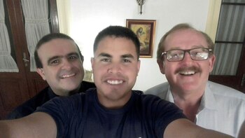 Papá Rubén, “Tata” Mario y Camilo,