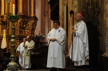 Poli presidió la misa en