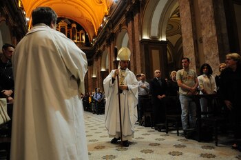 Monseñor Mario Poli (foto Maximiliano