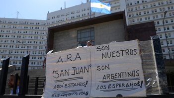 Desde los carteles, la vigilia