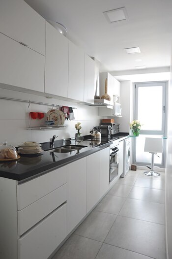 Cocina con muebles laqueados. Foto