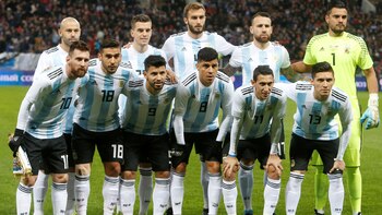 La formación del amistoso contra