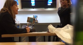 Confrontada por las evidencias, la