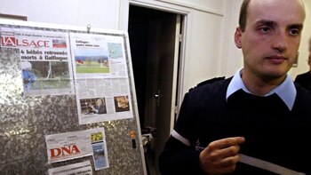 Conferencia de prensa policial sobre el caso en 2003 (AFP)