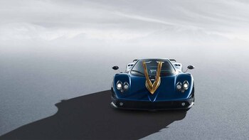 La escultura está realizada en