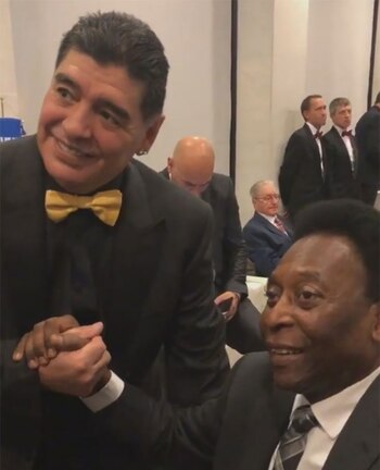 Pele y Maradona. El brasileño