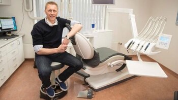 Hallgrimsson es, además de entrenador