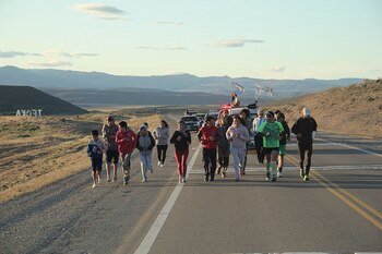 Camino a Tecka, Chubut, acompañado