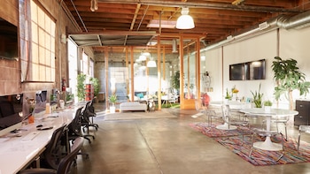 Las oficinas como se las conoce hoy, según el informe, dejarán de existir (Getty Images)