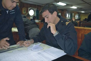 Analizando una carta naval, en
