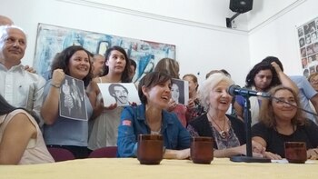 Vanesa junto a sus familiares