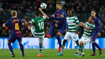Alan Ruiz, durante un partido de Sporting de Lisboa contra Barcelona por la UEFA Champions League (REUTERS)