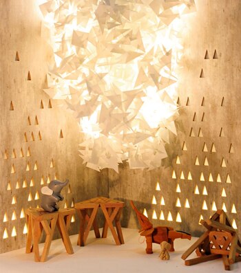 Con triángulo de plástico encastrados.